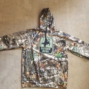Catchin’ Deers Realtree Edge hoodie
